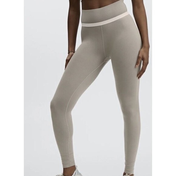 fabletics High Waisted Sculptknit Cut-out Back Legging Smoke Opal Size Small - Picture 8 of 9